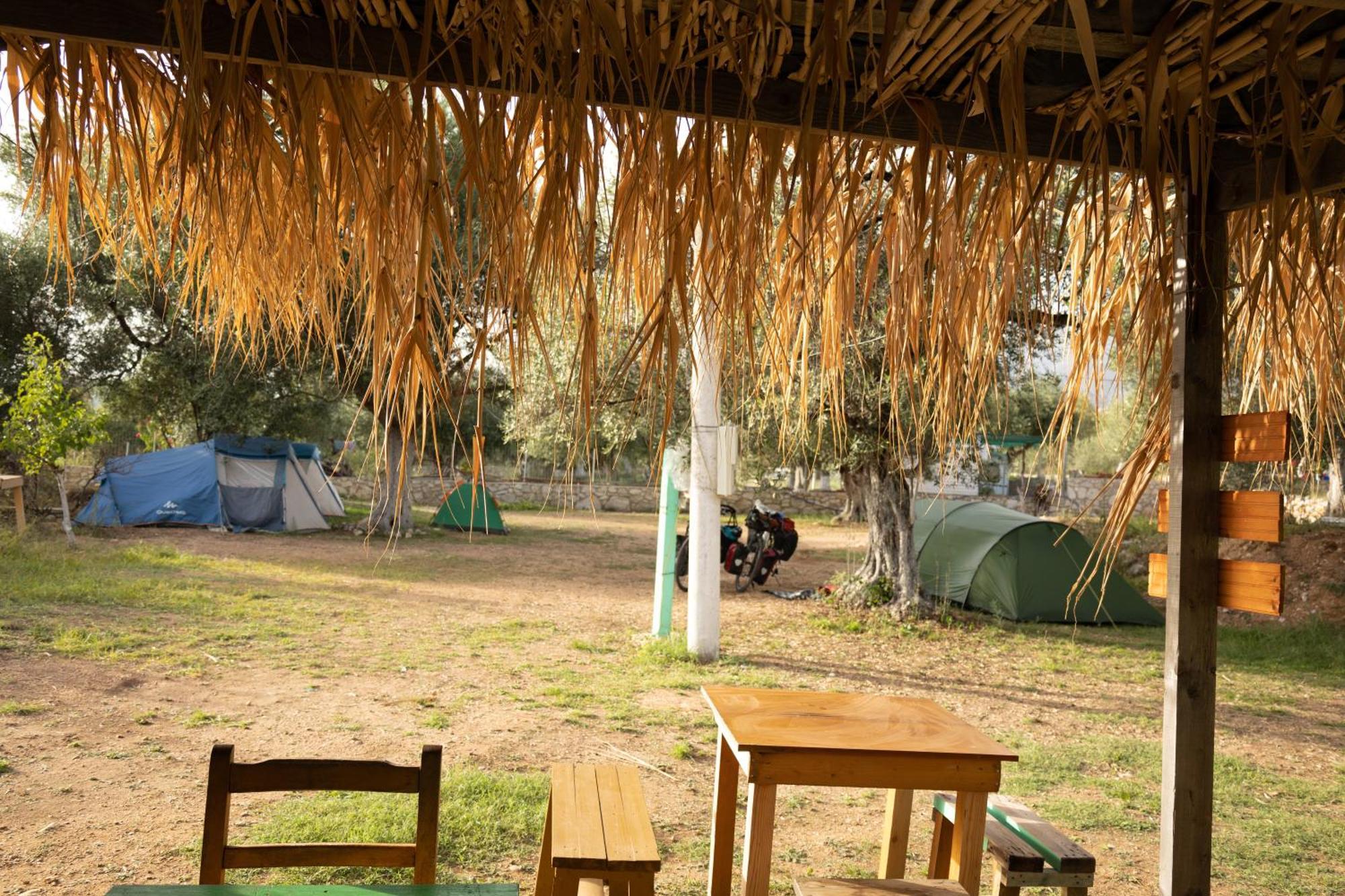 Hôtel Olive Camping à Himarë Extérieur photo